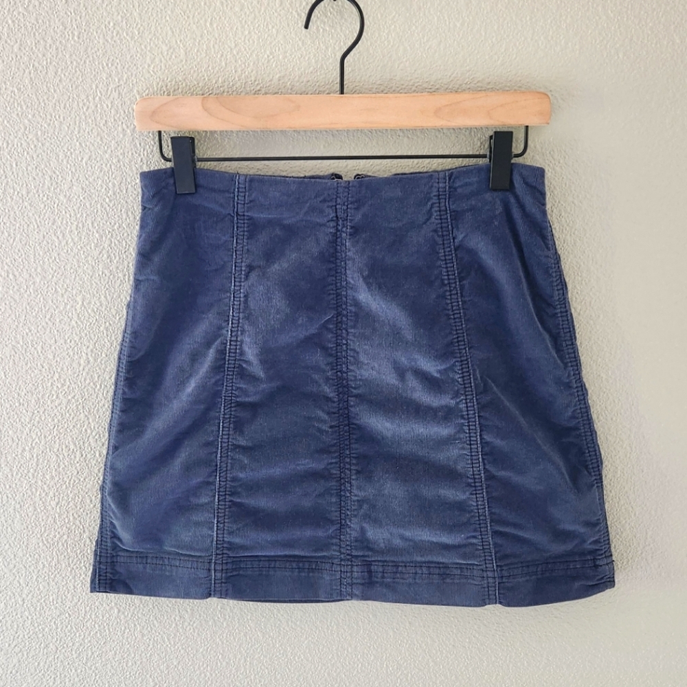 Free People Mini Skirt Size 8 Medium Navy Blue Corduroy Back Stretch Fall Preppy